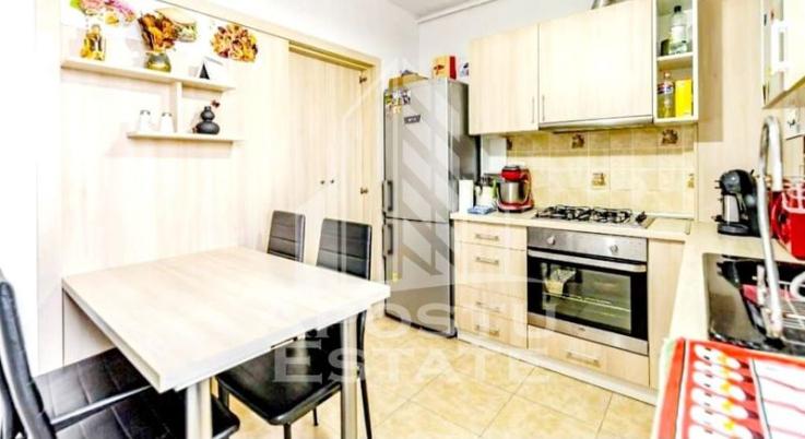 Apartament cu 3 camere 86mp,zona Romanilor