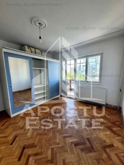 Apartament cu 3 camere ,98 mp , etaj intermediar, centerala, Aradu Nou