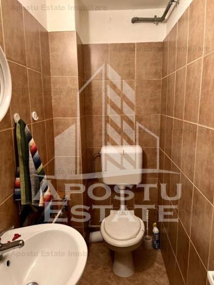 Apartament cu 3 camere ,98 mp , etaj intermediar, centerala, Aradu Nou