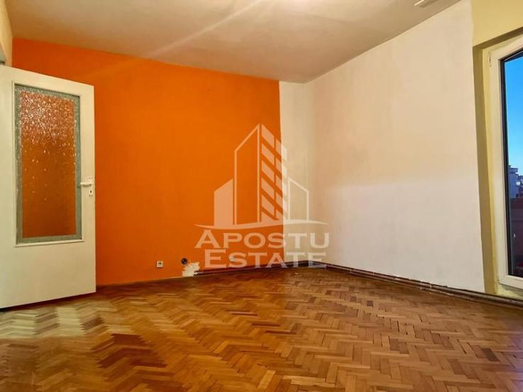 Apartament cu 3 camere ,98 mp , etaj intermediar, centerala, Aradu Nou