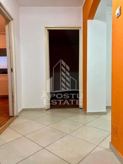 Apartament cu 3 camere ,98 mp , etaj intermediar, centerala, Aradu Nou