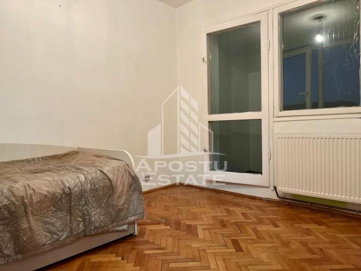 Apartament cu 3 camere ,98 mp , etaj intermediar, centerala, Aradu Nou