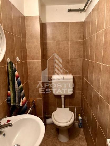 Apartament cu 3 camere ,98 mp , etaj intermediar, centerala, Aradu Nou