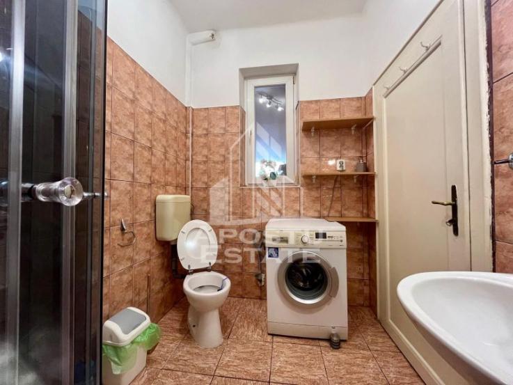 Apartament 2 camere,la casa,curte comuna,zona Dambovita