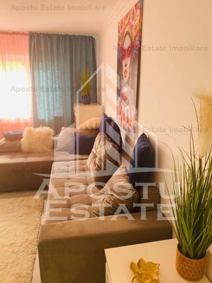 Apartament cu 3 camere, centrala proprie, zona Calea Lipovei