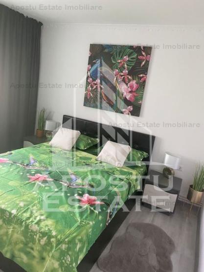 Apartament cu 3 camere, centrala proprie, zona Calea Lipovei