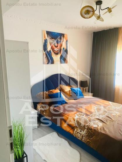 Apartament cu 3 camere, centrala proprie, zona Calea Lipovei