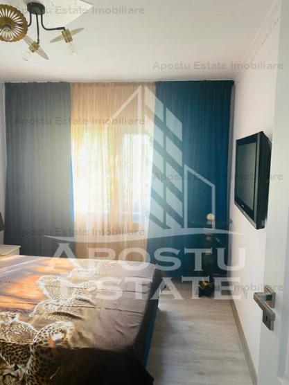 Apartament cu 3 camere, centrala proprie, zona Calea Lipovei