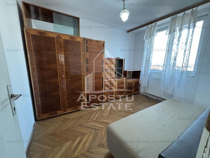 Apartament cu 3 camere in zona Sagului, centrala termica