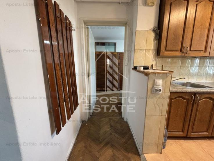 Apartament cu 3 camere in zona Sagului, centrala termica