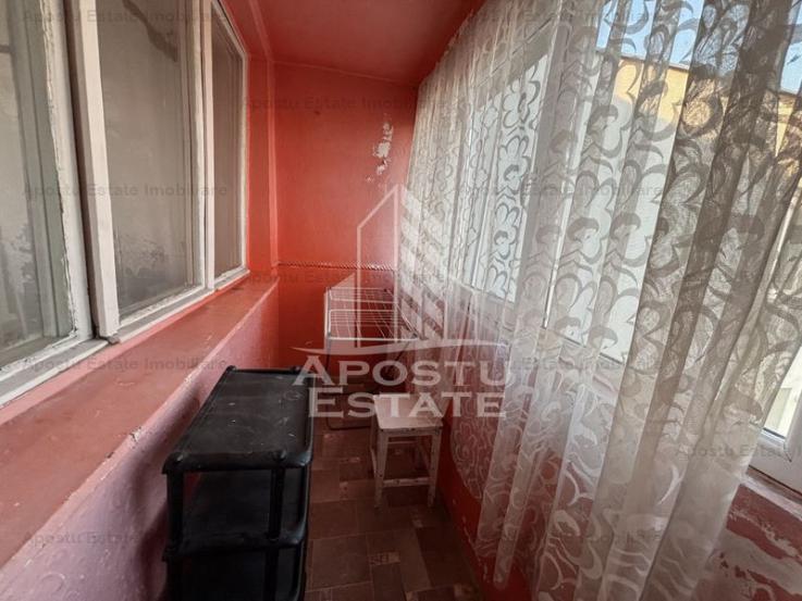 Apartament cu 3 camere in zona Sagului, centrala termica