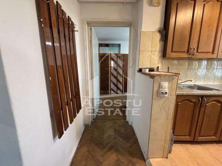 Apartament cu 3 camere in zona Sagului, centrala termica