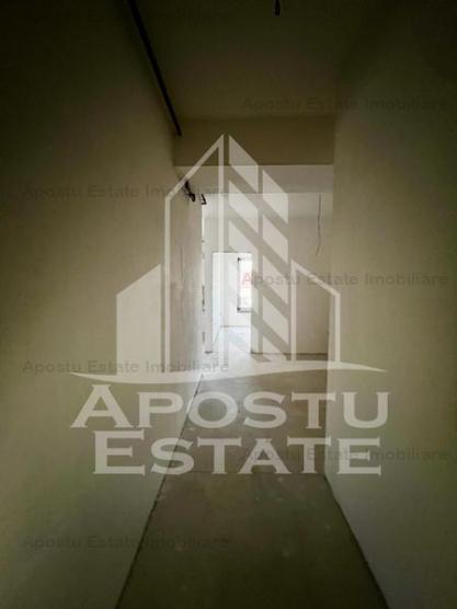 Apartament cu 3 camere nou,etaj intermediar,centrală proprie,zona Alfa