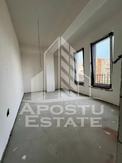 Apartament cu 3 camere nou,etaj intermediar,centrală proprie,zona Alfa