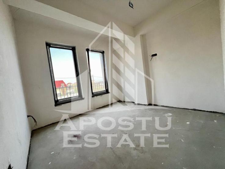 Apartament cu 3 camere nou,etaj intermediar,centrală proprie,zona Alfa