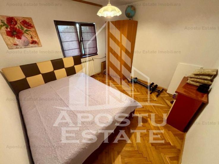 Apartament cu 3 camere, 2 bai, in zona Soarelui