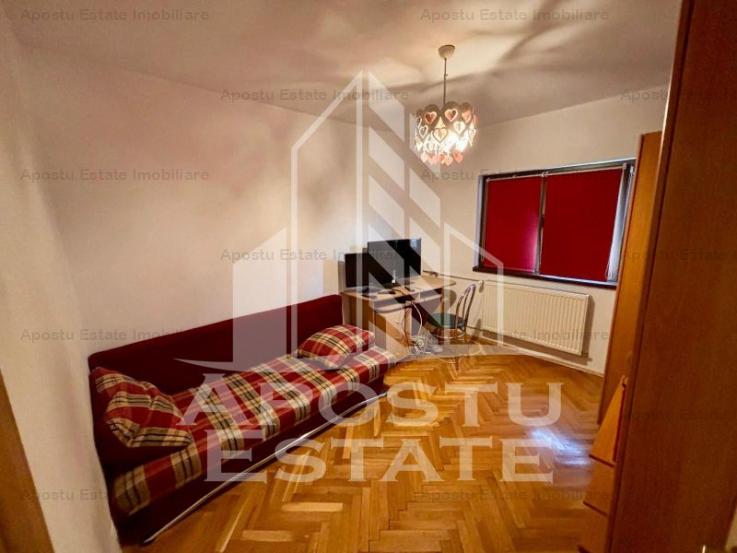 Apartament cu 3 camere, 2 bai, in zona Soarelui