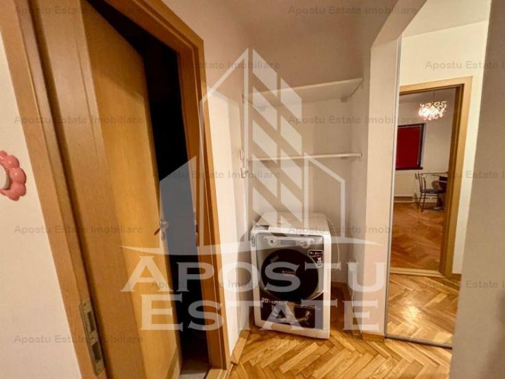 Apartament cu 3 camere, 2 bai, in zona Soarelui