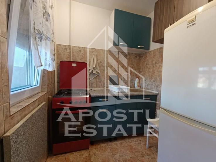 Apartament 2 camere, renovat, bloc anvelopat, situat in zona Sagului.