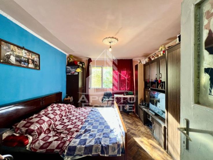 Apartament o camera, etaj 2, bloc anvelopat, Complexul Studentesc