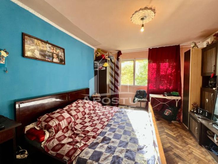 Apartament o camera, etaj 2, bloc anvelopat, Complexul Studentesc