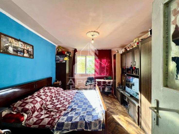 Apartament o camera, etaj 2, bloc anvelopat, Complexul Studentesc