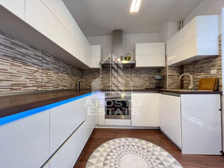 Apartament cu 5 camere pe doua nivele, zona Modern