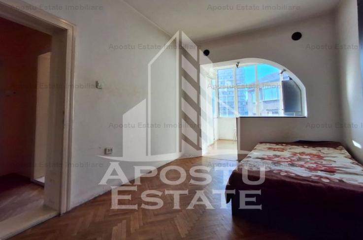 Apartament decomandat, 3 Camere, Etajul 3