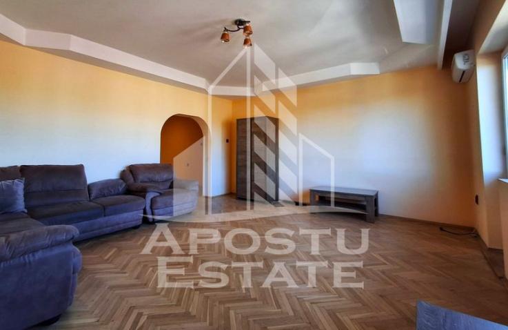 Apartament decomandat, 3 Camere, Etajul 3