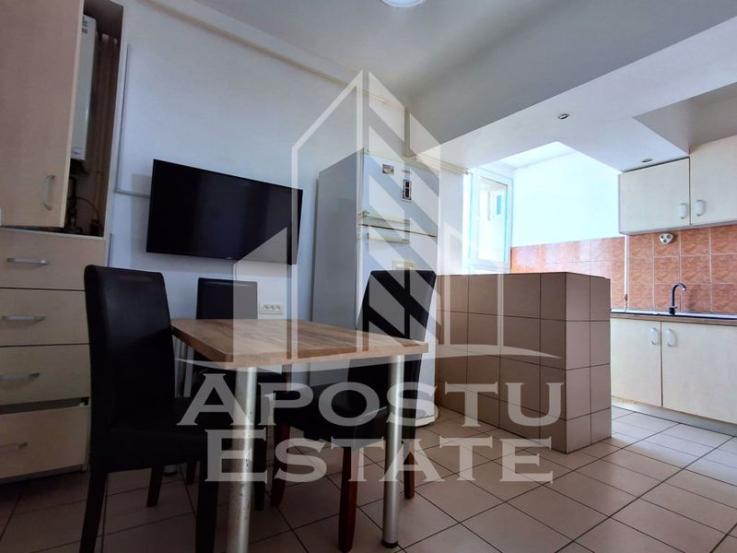 Apartament decomandat, 3 Camere, Etajul 3