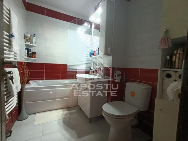 Apartament 4 camere, decomandat, 3 dormitoare, 2 bai, zona Fratelia.