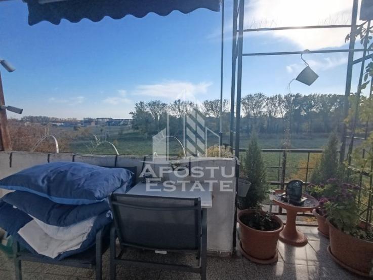 Apartament 4 camere, decomandat, 3 dormitoare, 2 bai, zona Fratelia.