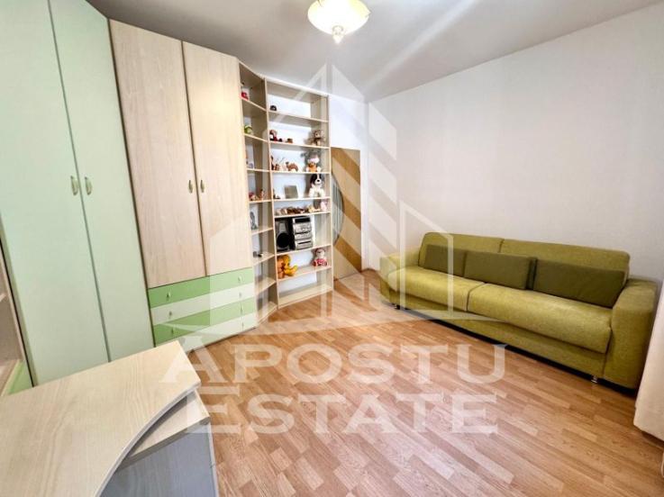 Apartament cu 3 camere semicentral cu o suprafata de 90 mp