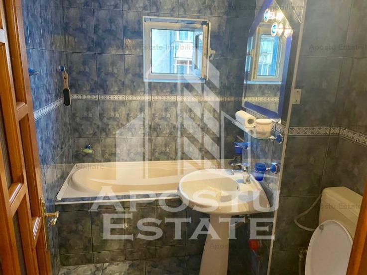 Apartament cu 3 camere,decomandat, centrala proprie, zona Dorobantilor