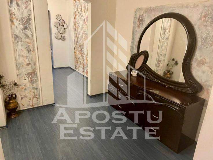 Apartament cu 3 camere,decomandat, centrala proprie, zona Dorobantilor