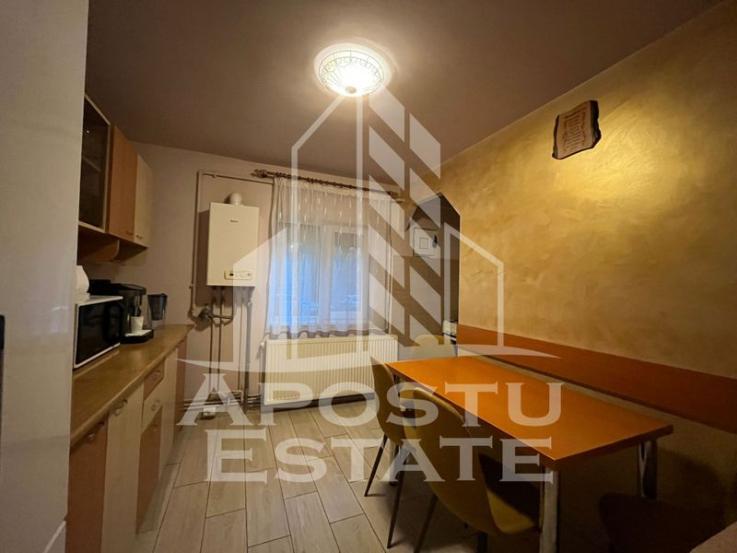 Apartament 3 camere, centrala proprie, 2 bai, situat in zona Steaua.