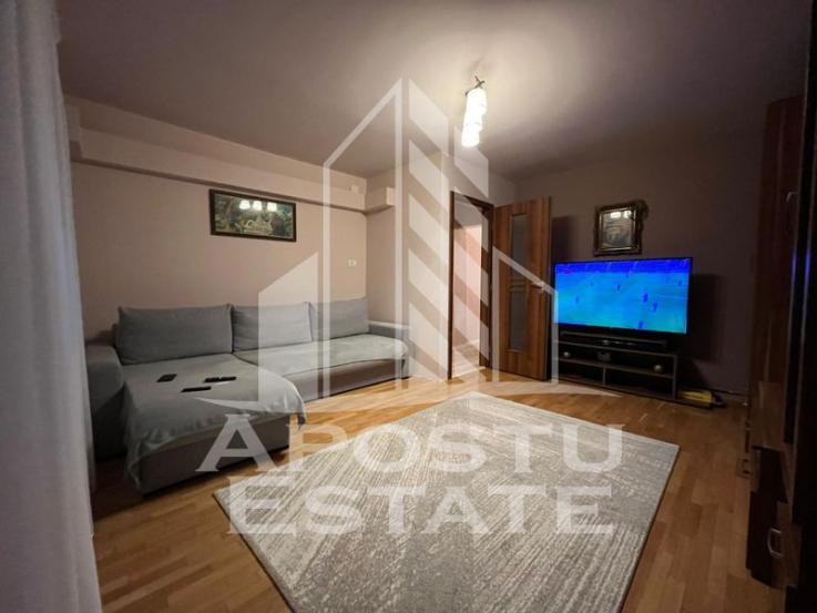 Apartament 3 camere, centrala proprie, 2 bai, situat in zona Steaua.