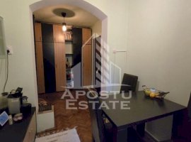 Apartament cu 2 camere, decomandat, centrala proprie, zona Lipovei