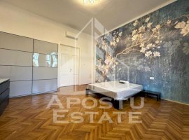 Apartament cu 4 camere semicentral in cladire istorica reabilitata