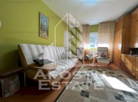 Apartament 3 camere, decomandat, situat in zona Dambovita