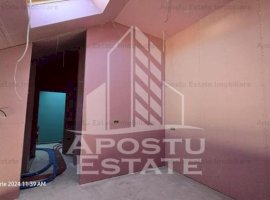 Apartamente noi cu 3 camere, scara interioara, Complexul Studentesc