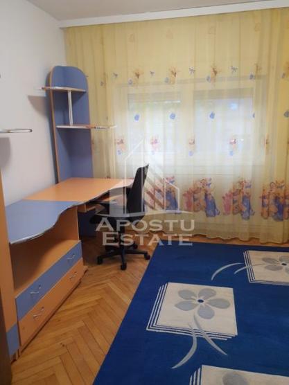 Apartament cu 3 camere in zona Girocului, centrala termica