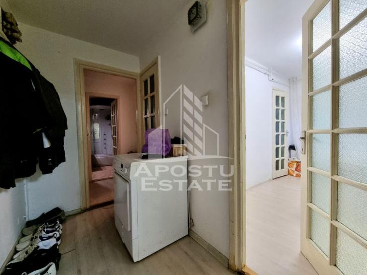 Apartament decomandat cu 2 camere, zona Bucovina