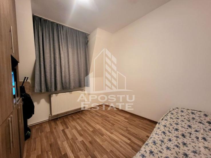 Apartament cu 3 camere si 2 bai, centrala proprie, zona Aradului