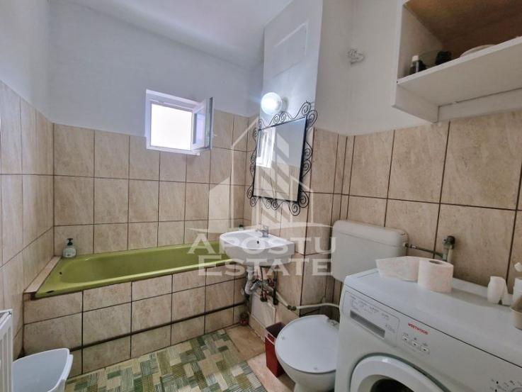 Apartament 2 camere, decomandat, centrala proprie, zona Torontalului