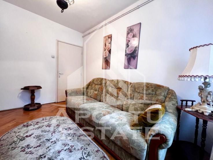 Apartament cu 3 camere, centrala proprie, cu debara, zona Sagului