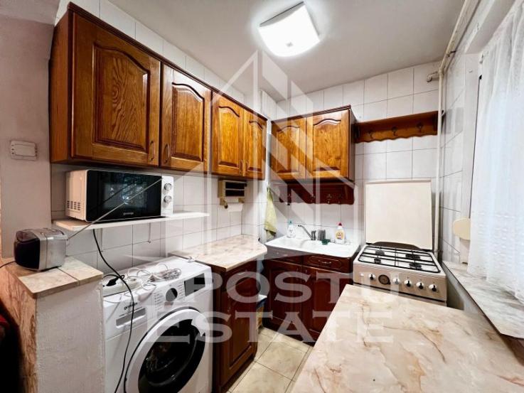 Apartament cu 3 camere, centrala proprie, cu debara, zona Sagului