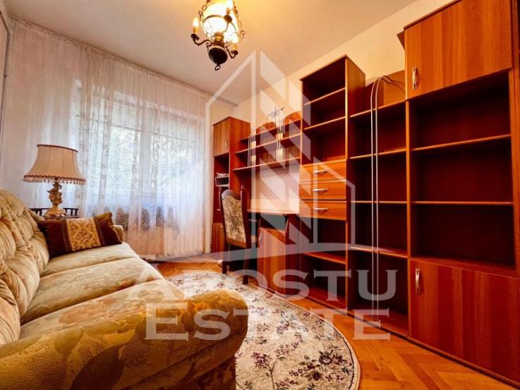 Apartament cu 3 camere, centrala proprie, cu debara, zona Sagului