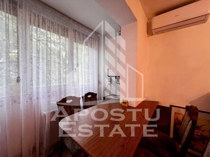 Apartament cu 3 camere, centrala proprie, cu debara, zona Sagului