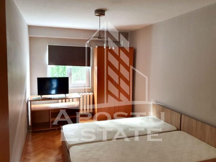 Apartament 4 camere, mobilat utilat, centrala proprie, zona Dambovita